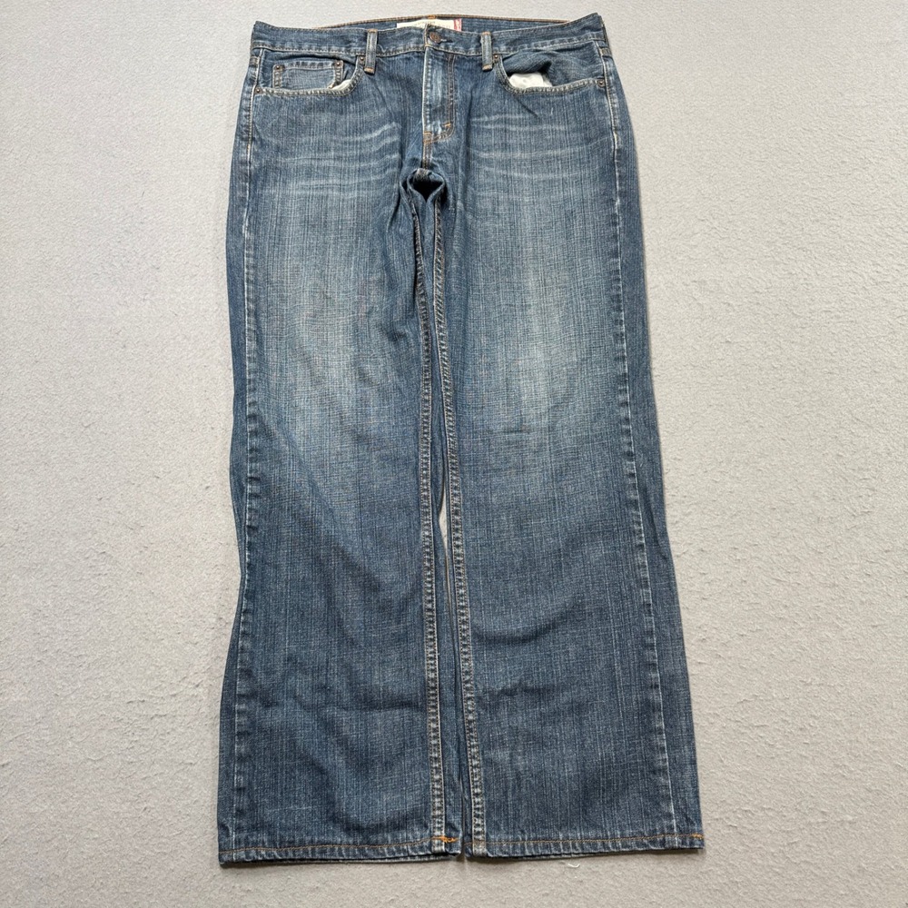 Levi's 559 Jeans Men's 34x32 Blue Medium Wash Relaxed Fit Straight Leg Whiskered